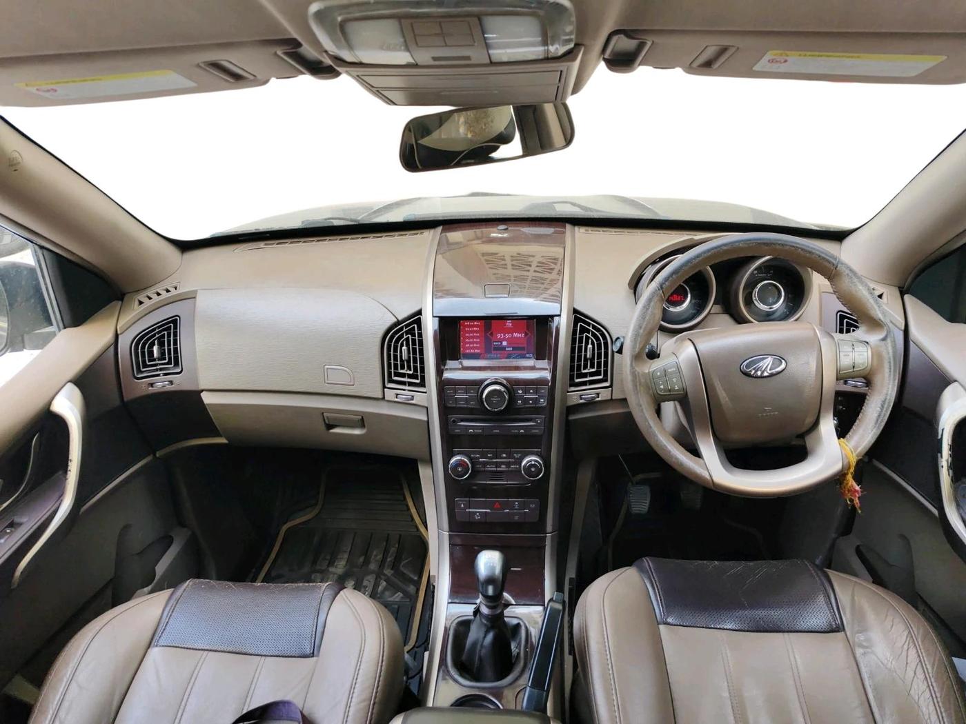 2013 Mahindra XUV500 W8, Diesel, Manual, 1,43,687 km, interior