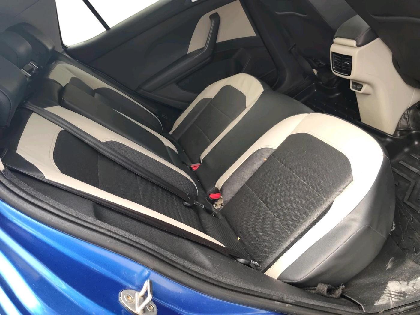 2022 Volkswagen TAIGUN TOPLINE 1.0 TSI AT, Petrol, Automatic, 40,726 km, interior