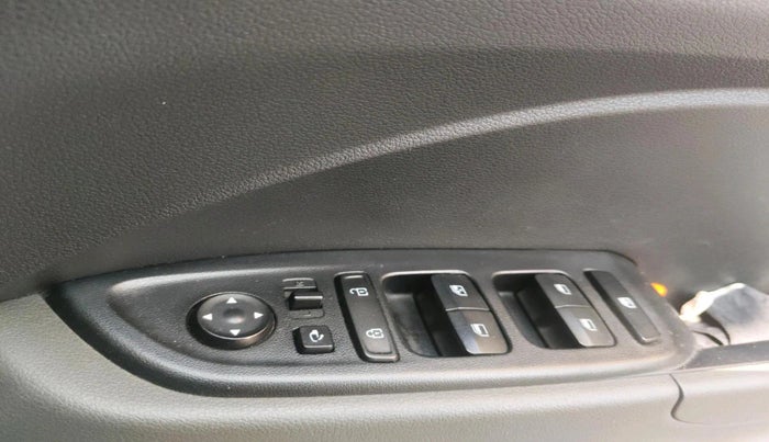 2019 Hyundai VENUE SX PLUS 1.0 TURBO DCT, Petrol, Automatic, 96,194 km, interior