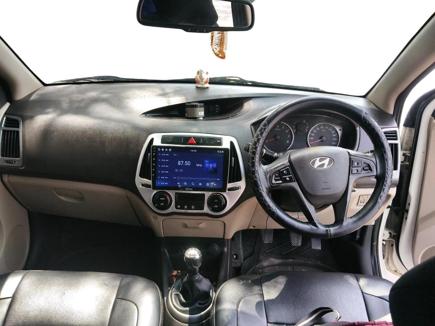 2013 Hyundai i20 SPORTZ 1.2, Petrol, Manual, 1,39,630 km, interior