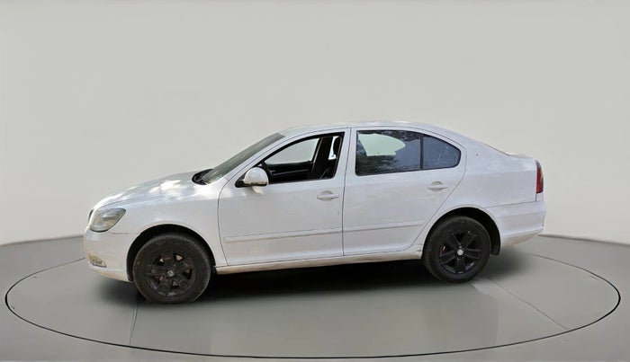 2013 Skoda Laura AMBITION 2.0 TDI CR MT, Diesel, Manual, 1,52,447 km, exterior