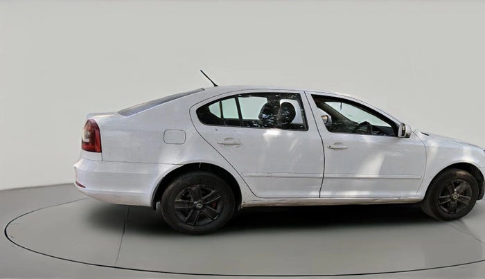 2013 Skoda Laura AMBITION 2.0 TDI CR MT, Diesel, Manual, 1,52,447 km, exterior