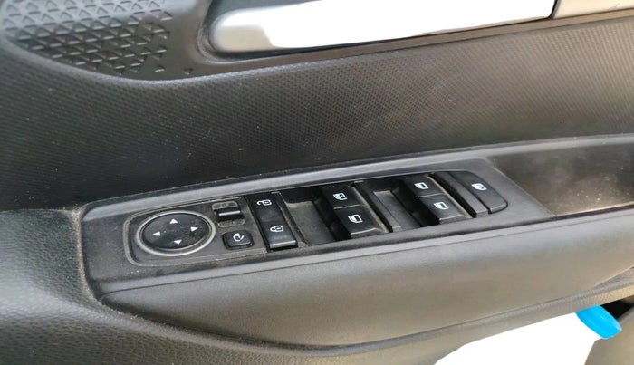 2021 KIA SONET HTK PLUS 1.2, Petrol, Manual, 56,319 km, interior