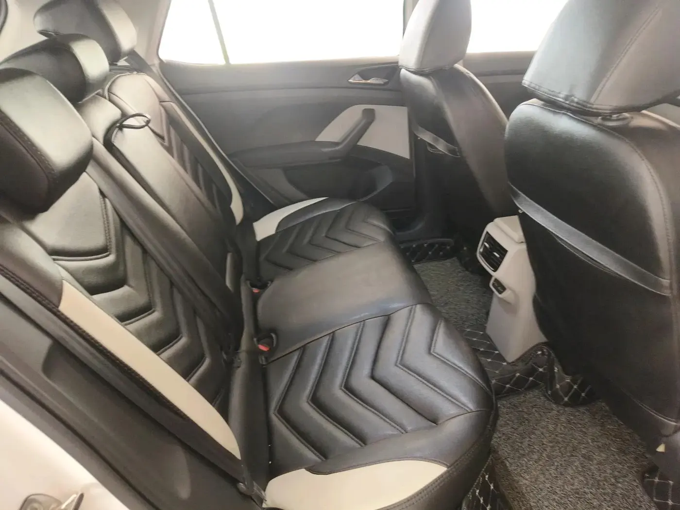 2023 Skoda SLAVIA AMBITION 1.0L TSI AT, Petrol, Automatic, 29,151 km, interior