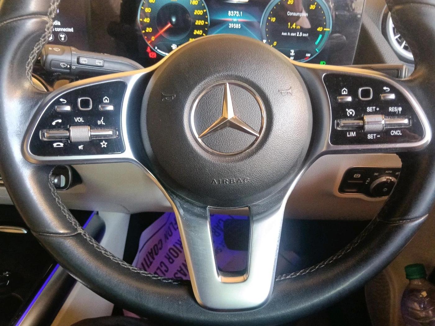 2022 Mercedes Benz GLA Class 200, Petrol, Automatic, 39,585 km, interior