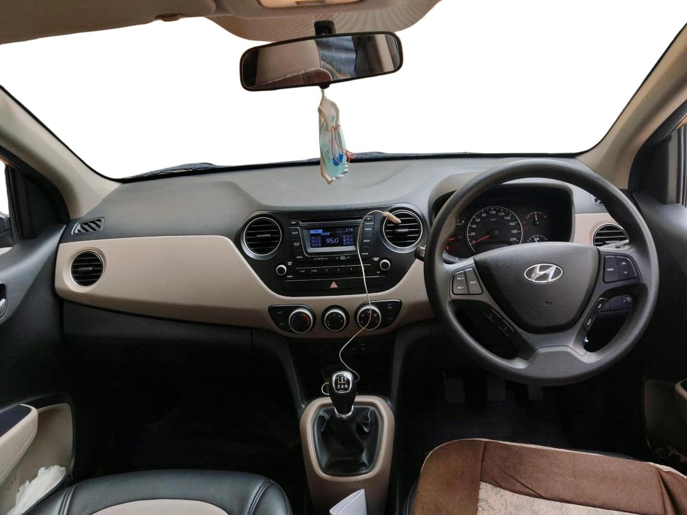 2015 Hyundai Grand i10 SPORTZ 1.2 KAPPA VTVT, Petrol, Manual, 50,375 km, interior
