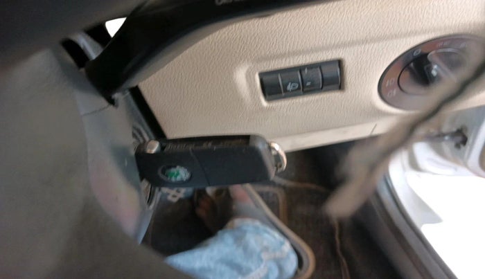 2011 Skoda Fabia ELEGANCE 1.2 MPI, Petrol, Manual, 1,01,633 km, interior