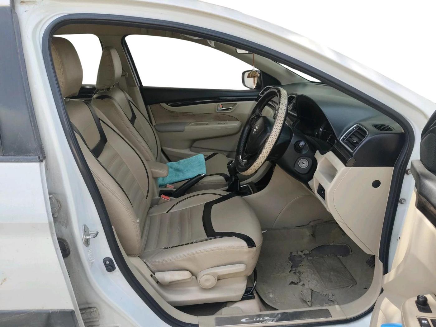 2015 Maruti Ciaz VDI +, Diesel, Manual, 1,76,327 km, interior