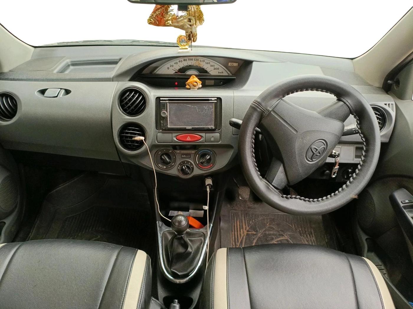 2012 Toyota Etios G, Petrol, Manual, 2,81,911 km, interior