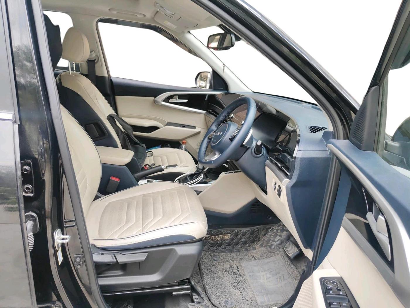 2024 KIA CARENS LUXURY PLUS 1.5 PETROL DCT 7 STR, Petrol, Automatic, 28,729 km, interior
