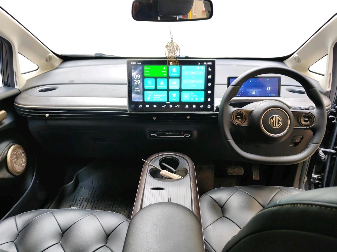 2024 MG Windsor EV Exclusive, Electric, Automatic, 46,409 km, interior