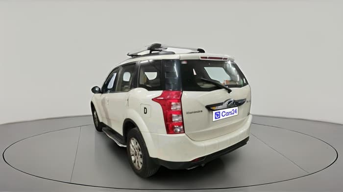 2016 Mahindra XUV500 W10 AT, Diesel, Automatic, 87,915 km, exterior