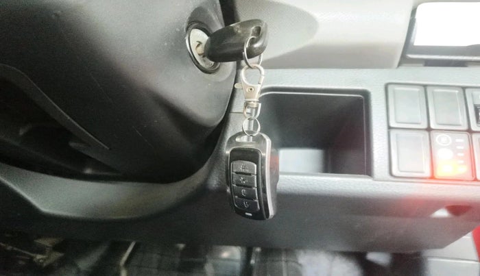 2012 Maruti Wagon R 1.0 LXI CNG, CNG, Manual, 58,588 km, interior