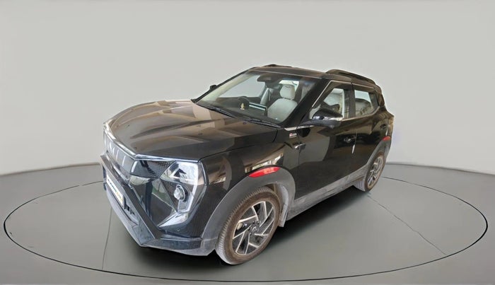 2024 Mahindra XUV 3XO AX7L 1.2 TGDi AT, Petrol, Automatic, 11,375 km, exterior