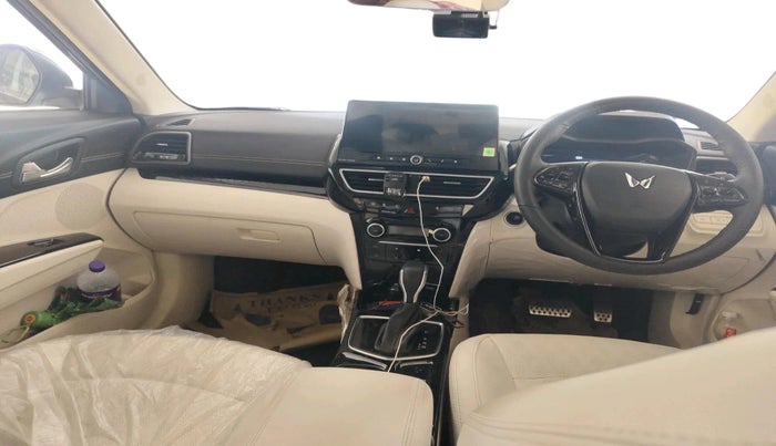 2024 Mahindra XUV 3XO AX7L 1.2 TGDi AT, Petrol, Automatic, 11,375 km, interior