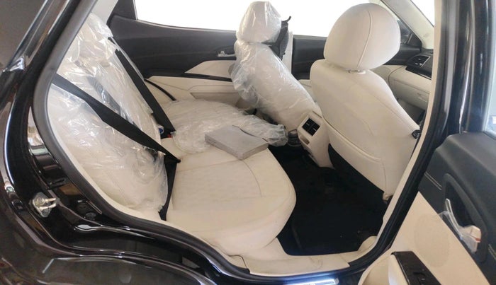 2024 Mahindra XUV 3XO AX7L 1.2 TGDi AT, Petrol, Automatic, 11,375 km, interior