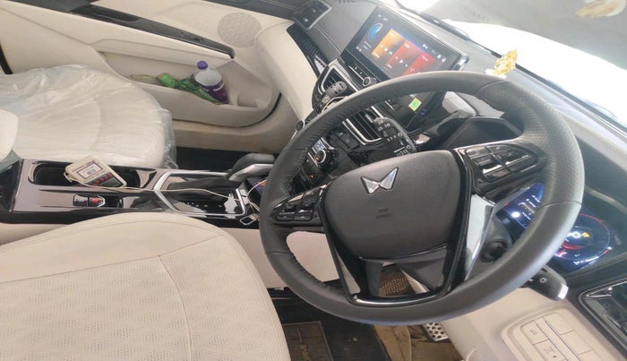 2024 Mahindra XUV 3XO AX7L 1.2 TGDi AT, Petrol, Automatic, 11,375 km, interior