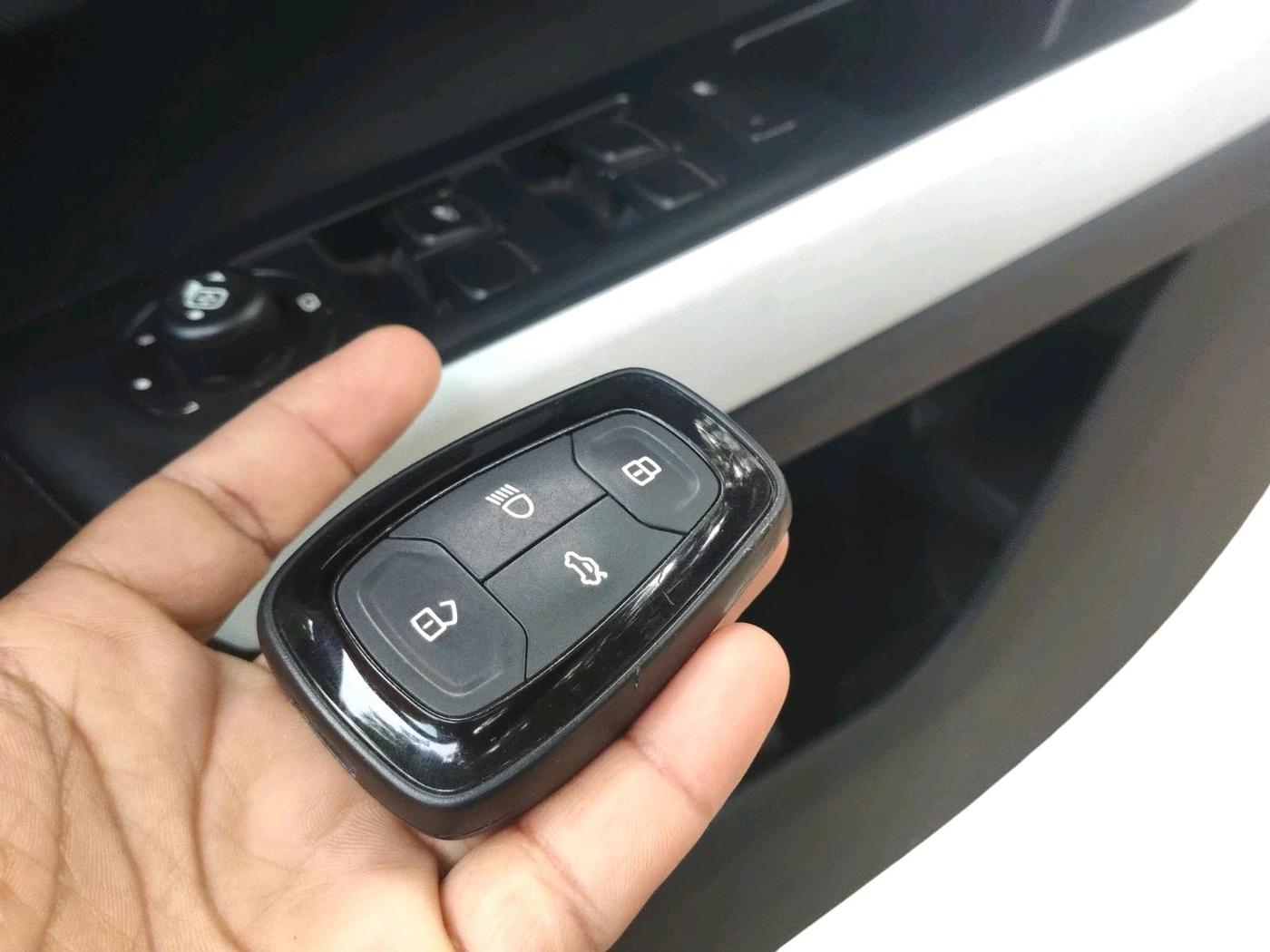 2022 Tata PUNCH CREATIVE  AMT, Petrol, Automatic, 25,220 km, interior