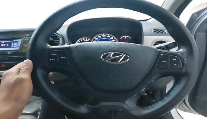 2016 Hyundai Grand i10 SPORTZ 1.2 KAPPA VTVT, Petrol, Manual, 1,11,333 km, interior