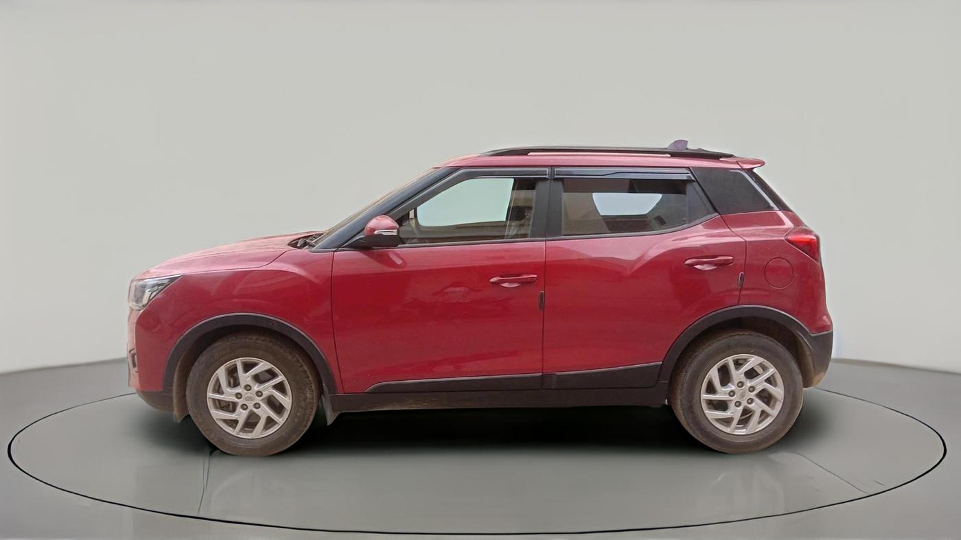 2022 Mahindra XUV300 W8 1.2 PETROL, Petrol, Manual, 55,261 km, exterior