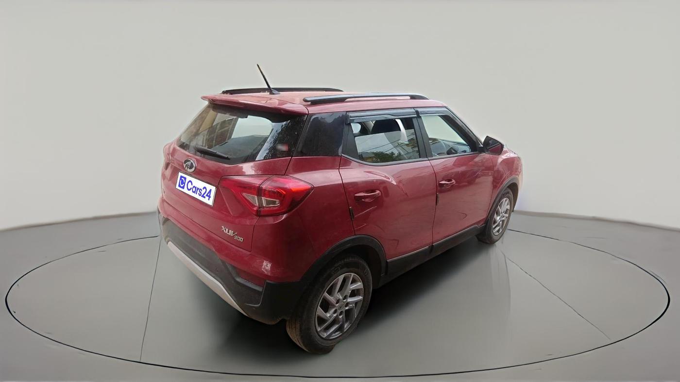2022 Mahindra XUV300 W8 1.2 PETROL, Petrol, Manual, 55,261 km, exterior