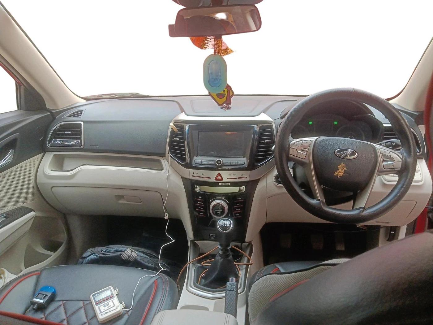 2022 Mahindra XUV300 W8 1.2 PETROL, Petrol, Manual, 55,261 km, interior