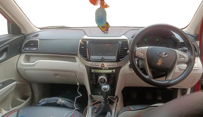 2022 Mahindra XUV300 W8 1.2 PETROL, Petrol, Manual, 55,261 km, interior