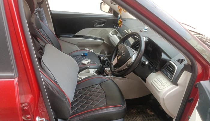 2022 Mahindra XUV300 W8 1.2 PETROL, Petrol, Manual, 55,261 km, interior