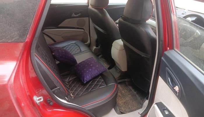 2022 Mahindra XUV300 W8 1.2 PETROL, Petrol, Manual, 55,261 km, interior