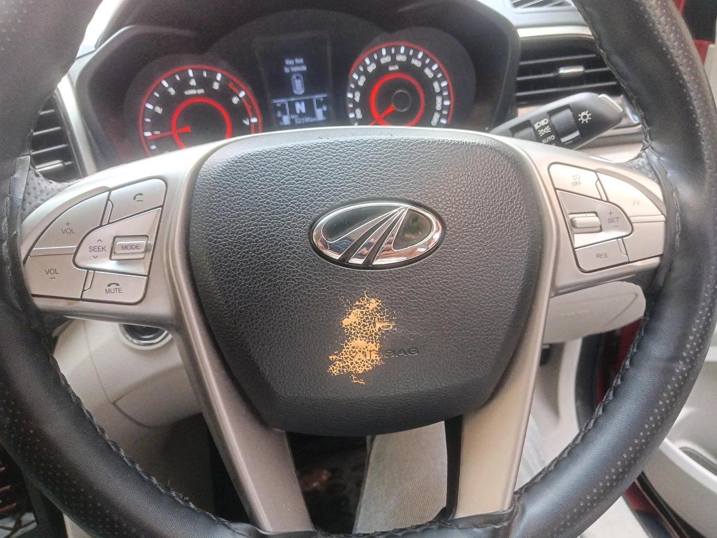 2022 Mahindra XUV300 W8 1.2 PETROL, Petrol, Manual, 55,261 km, interior
