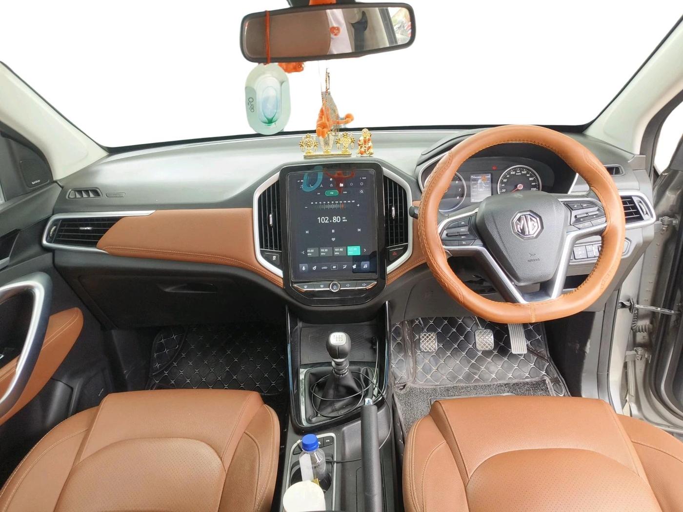 2021 MG HECTOR PLUS SELECT 2.0 DIESEL TURBO MT 7-STR, Diesel, Manual, 1,03,554 km, interior