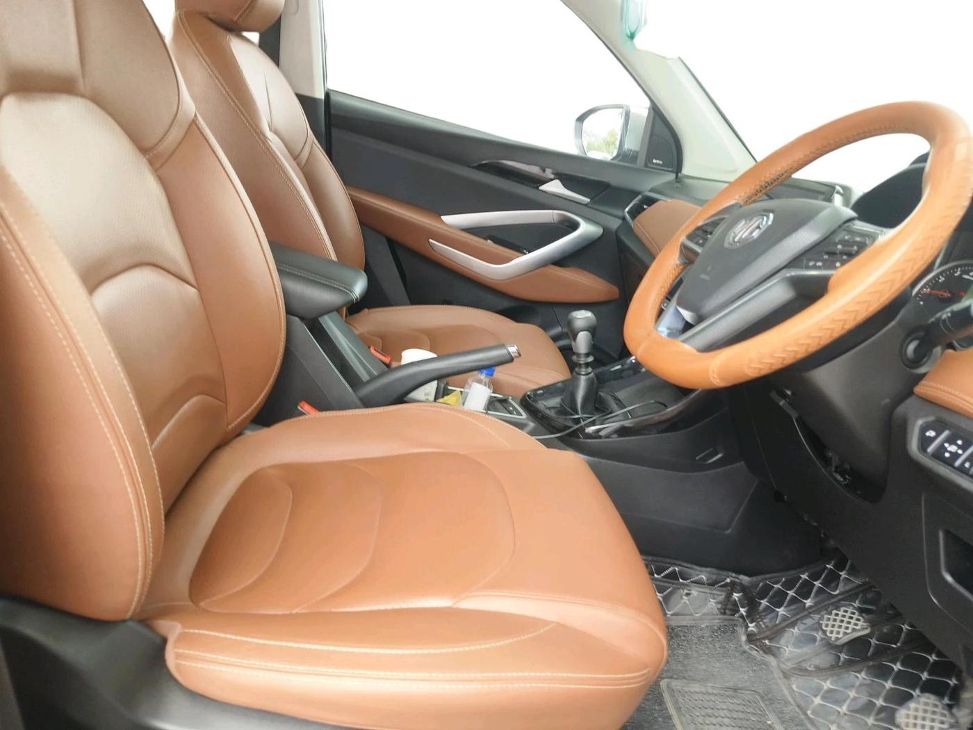2021 MG HECTOR PLUS SELECT 2.0 DIESEL TURBO MT 7-STR, Diesel, Manual, 1,03,554 km, interior