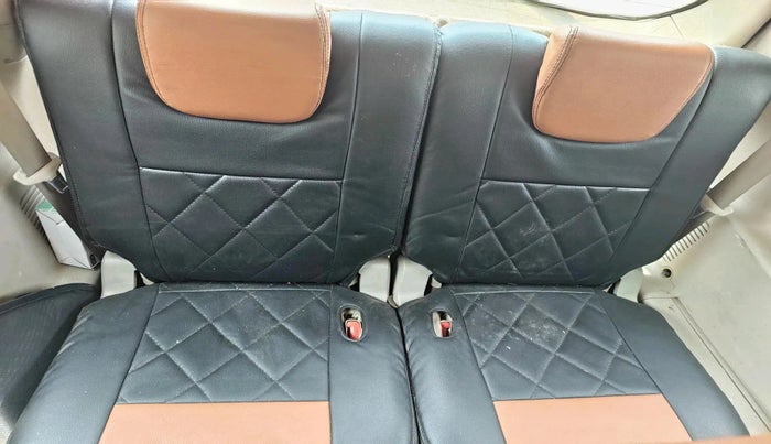 2016 Mahindra XUV500 W6, Diesel, Manual, 1,31,257 km, interior