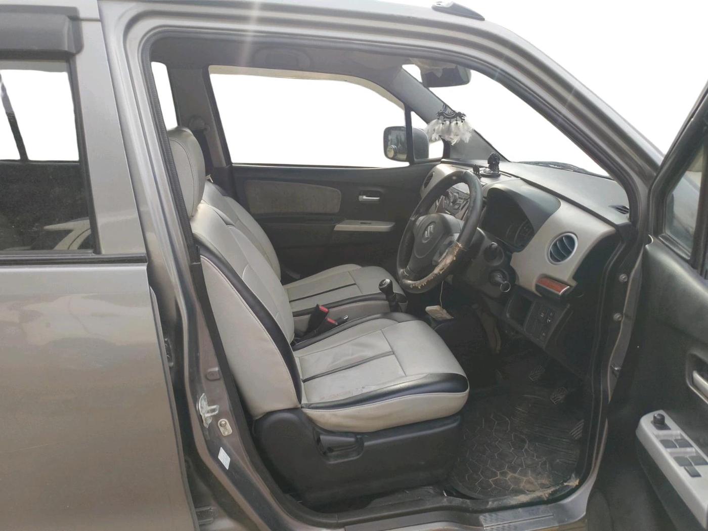 2015 Maruti Wagon R 1.0 VXI, Petrol, Manual, 1,65,743 km, interior