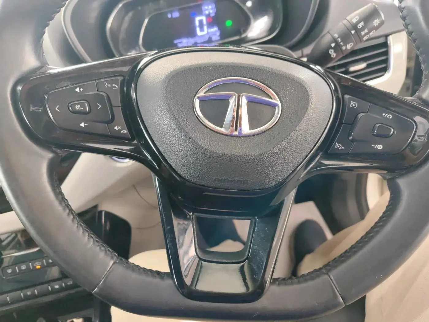 2023 Tata NEXON XZ PLUS DIESEL SUNROOF, Diesel, Manual, 74,731 km, interior
