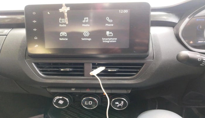 2022 Renault Kiger RXZ MT, Petrol, Manual, 38,669 km, interior