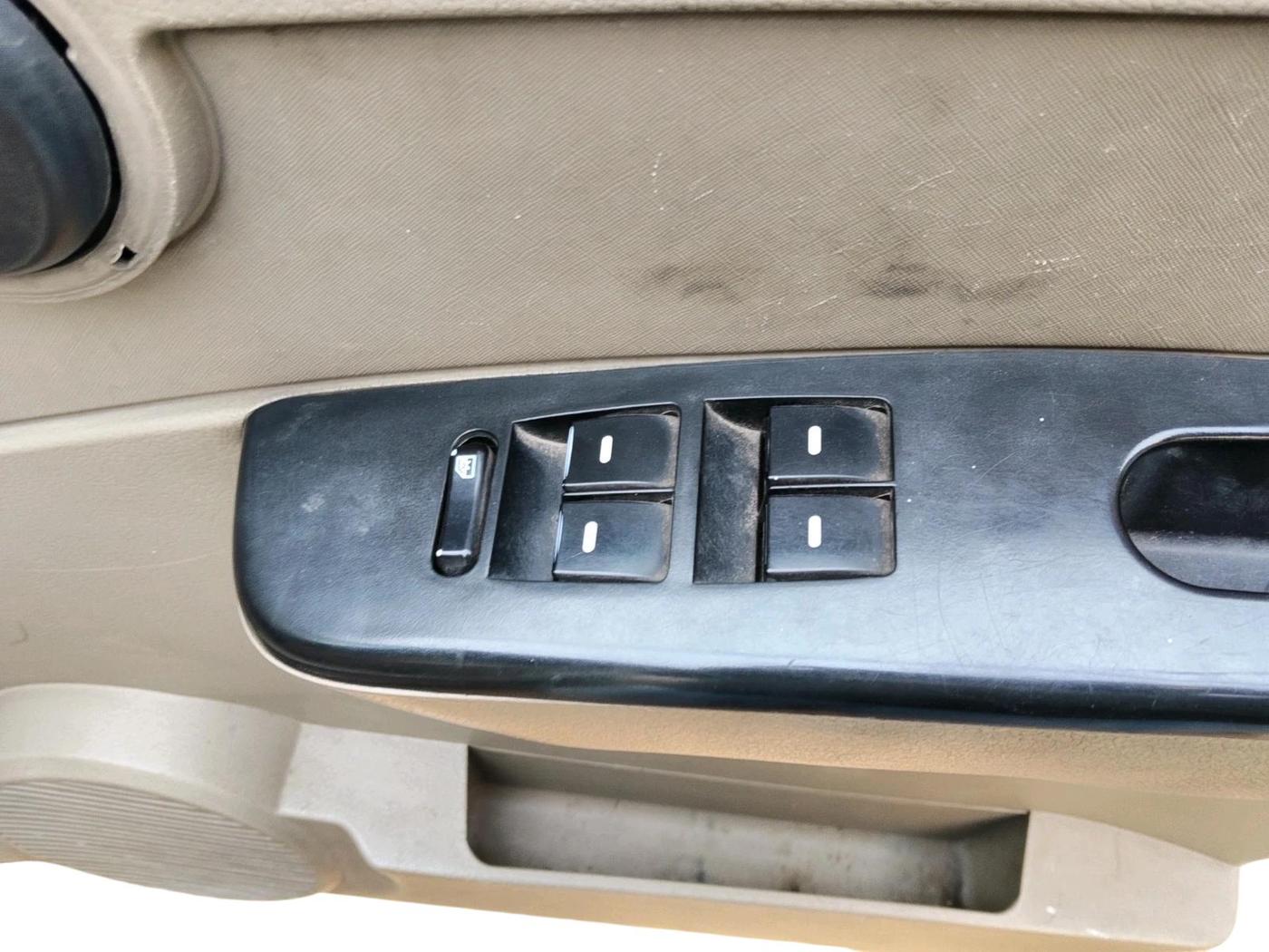 2017 Mahindra Xylo D4, Diesel, Manual, 2,39,240 km, interior