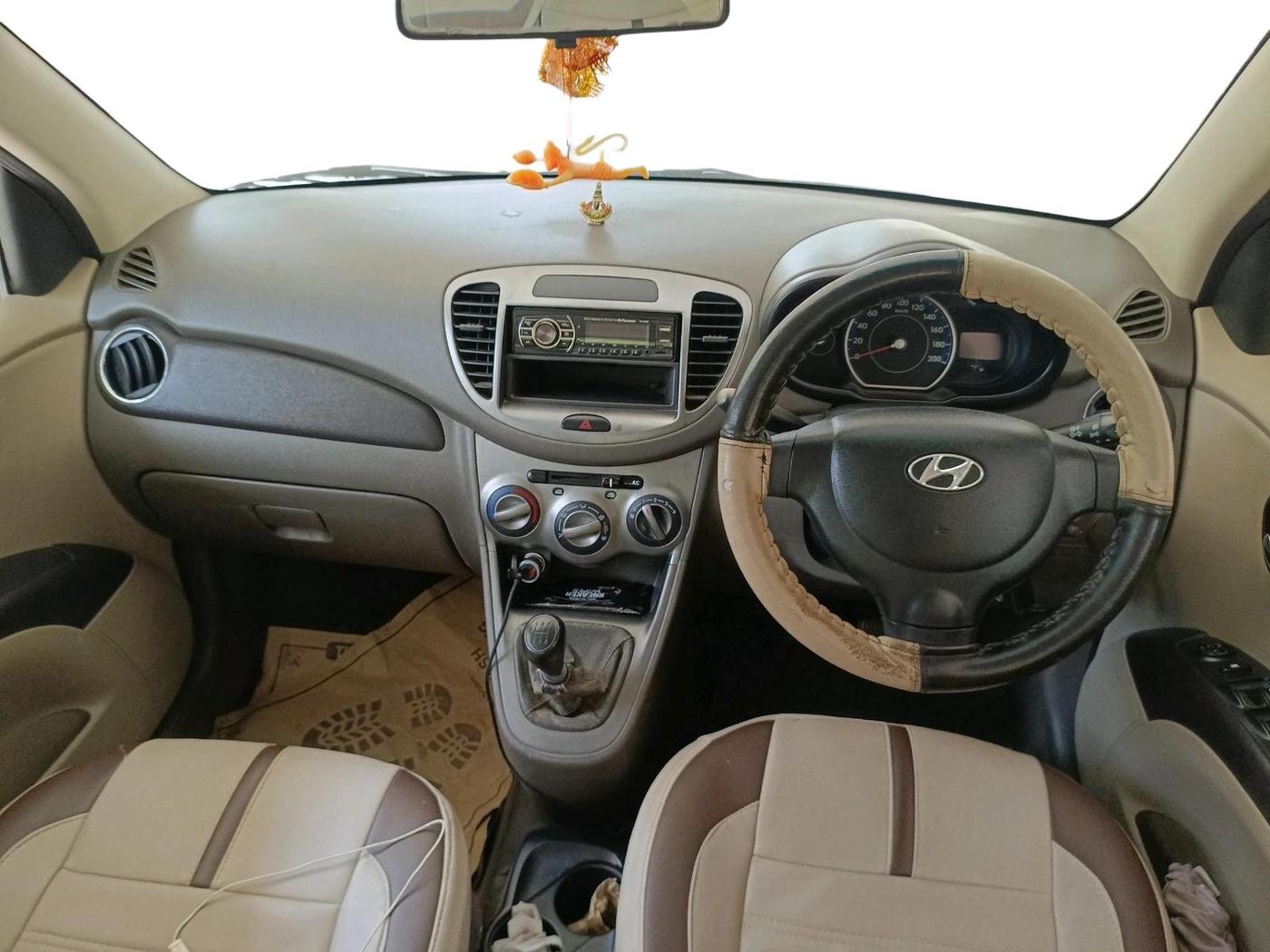 2010 Hyundai i10 MAGNA 1.2, Petrol, Manual, 62,311 km, interior
