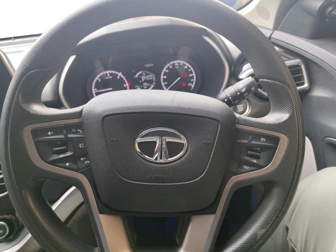 2022 Tata Safari XTA PLUS, Diesel, Automatic, 47,856 km, interior