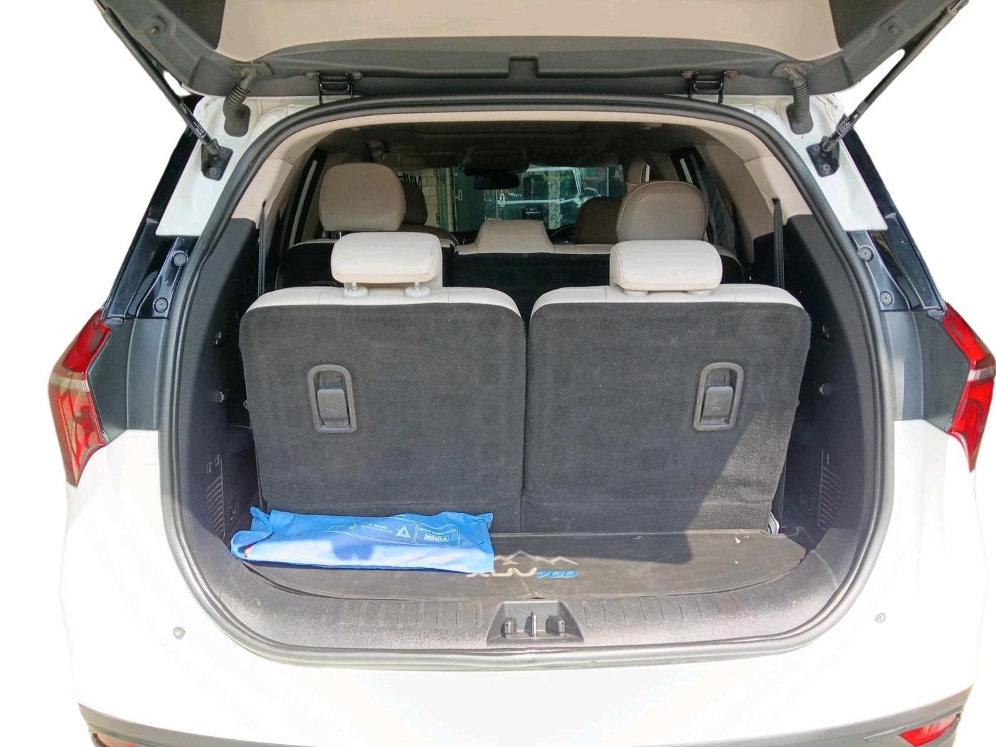 2022 Mahindra XUV700 AX 7 LUXURY D AT 7 STR, Diesel, Automatic, 79,008 km, exterior