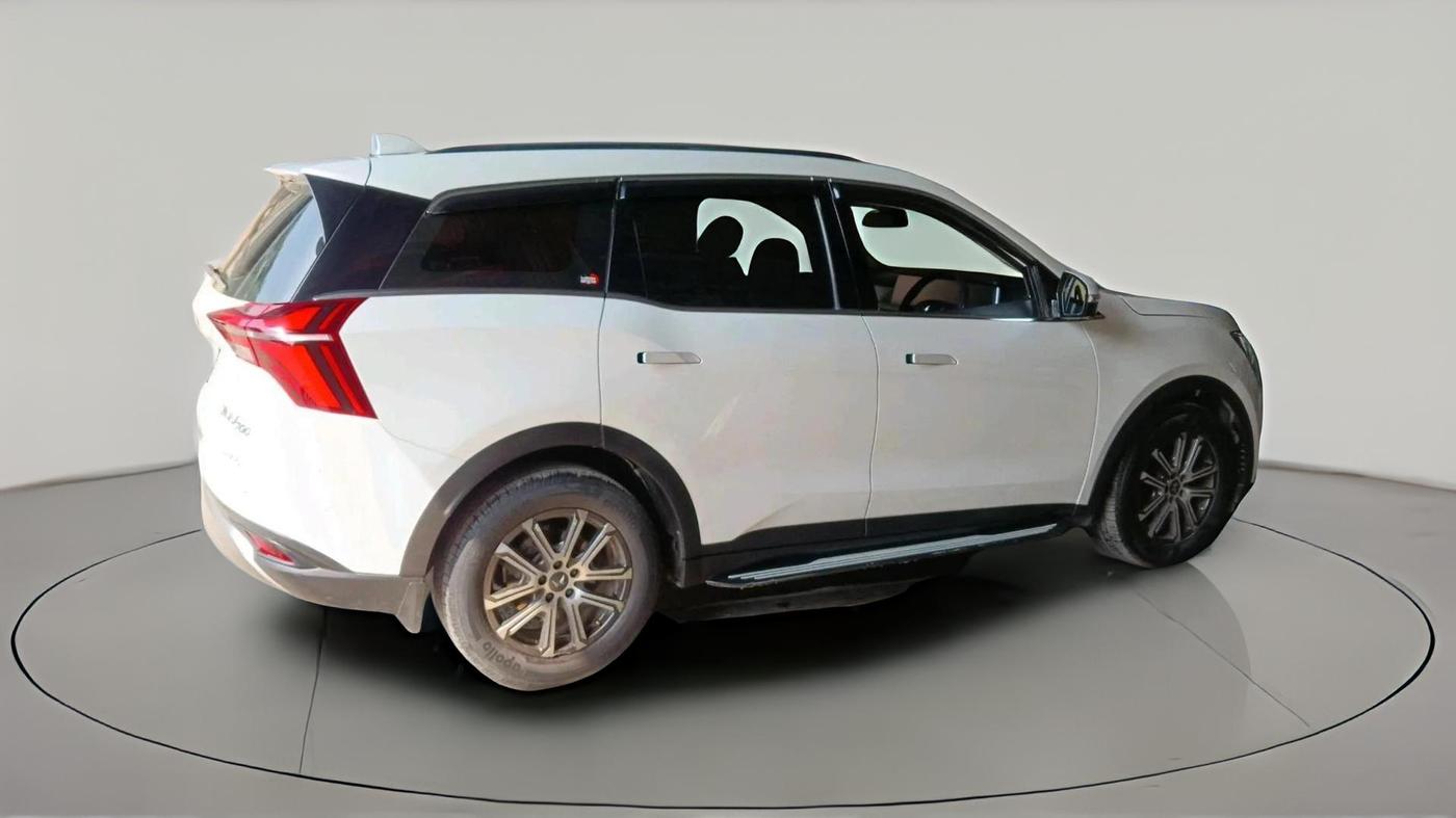 2022 Mahindra XUV700 AX 7 LUXURY D AT 7 STR, Diesel, Automatic, 79,008 km, exterior