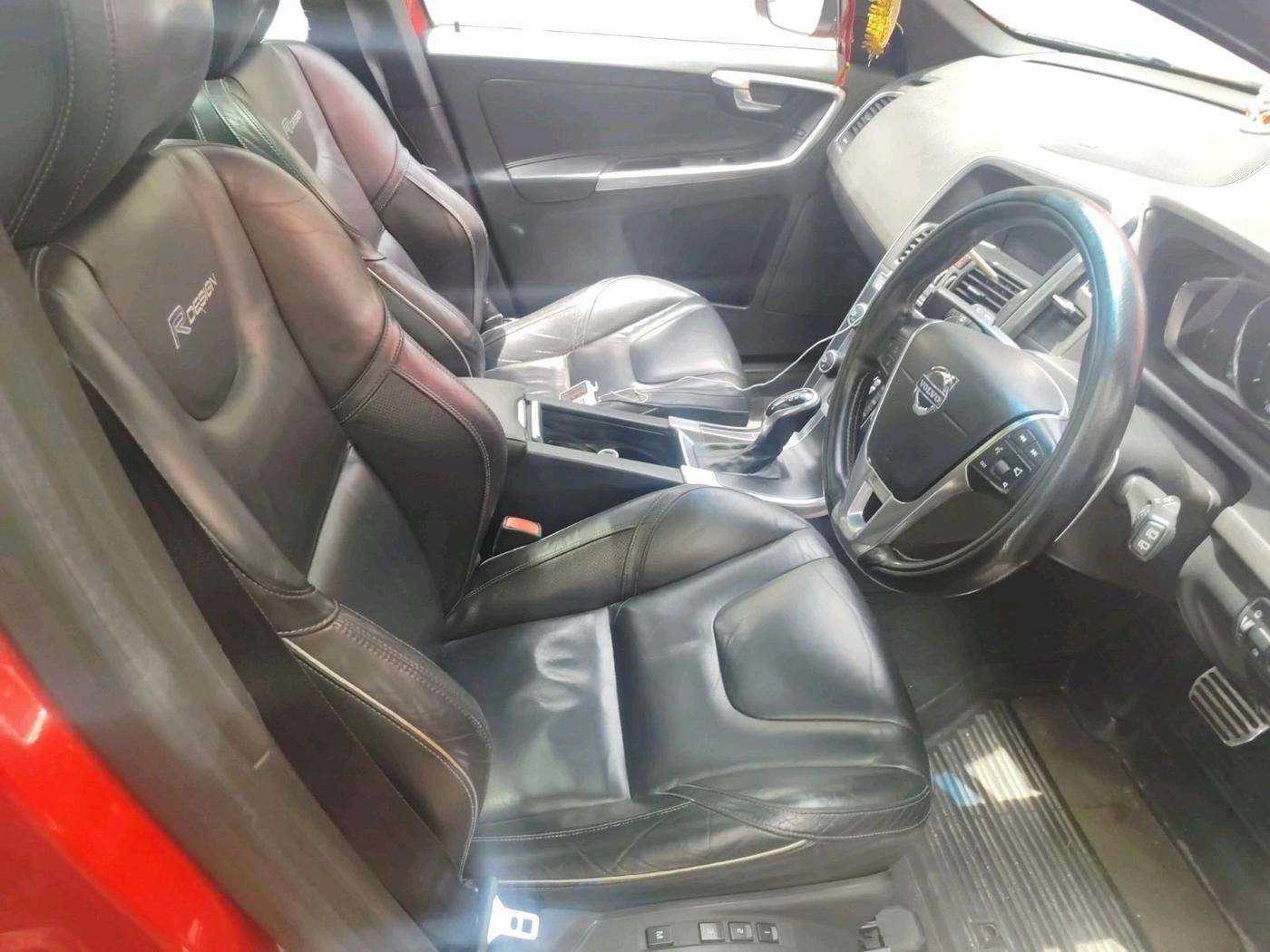 2014 Volvo XC 60 D4 SUMMUM, Diesel, Automatic, 1,66,314 km, interior