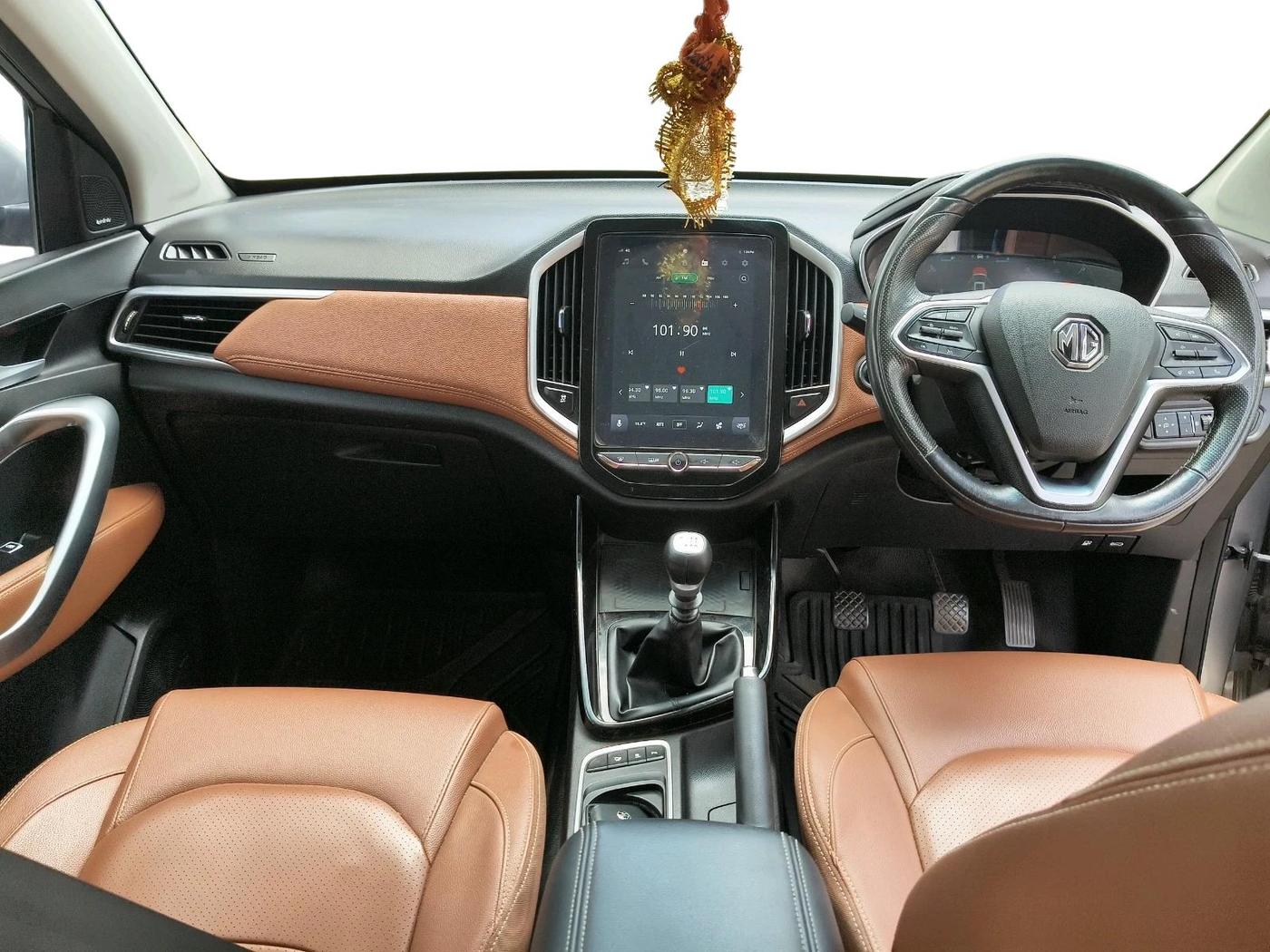2022 MG HECTOR PLUS SHARP 2.0 DIESEL TURBO MT 6-STR, Diesel, Manual, 85,311 km, interior