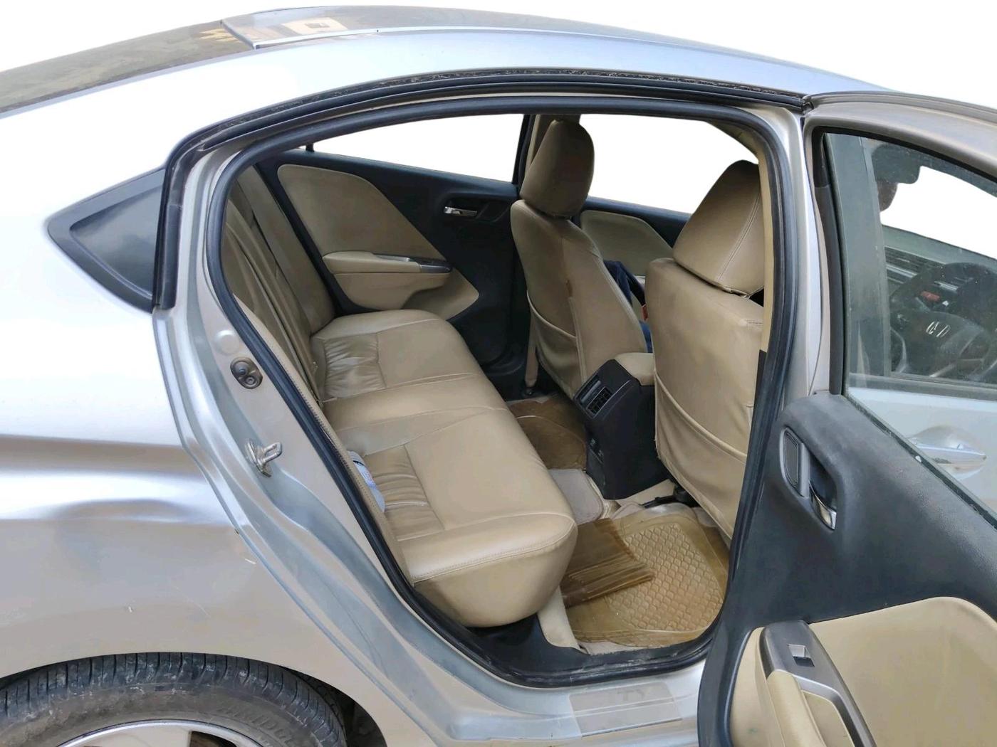 2014 Honda City 1.5L I-DTEC V, Diesel, Manual, 1,88,719 km, interior