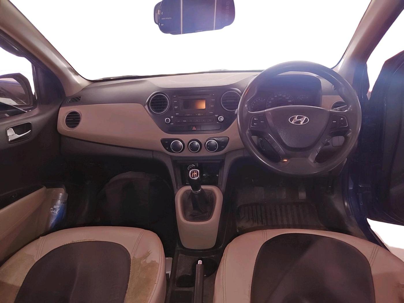 2015 Hyundai Xcent S 1.2, Petrol, Manual, 1,29,828 km, interior