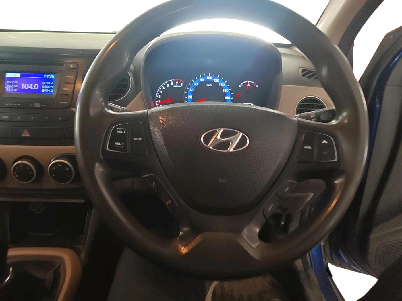 2015 Hyundai Xcent S 1.2, Petrol, Manual, 1,29,828 km, interior
