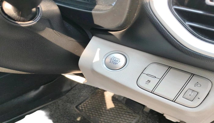 2022 Hyundai VENUE SX 1.2 PETROL, Petrol, Manual, 28,114 km, interior