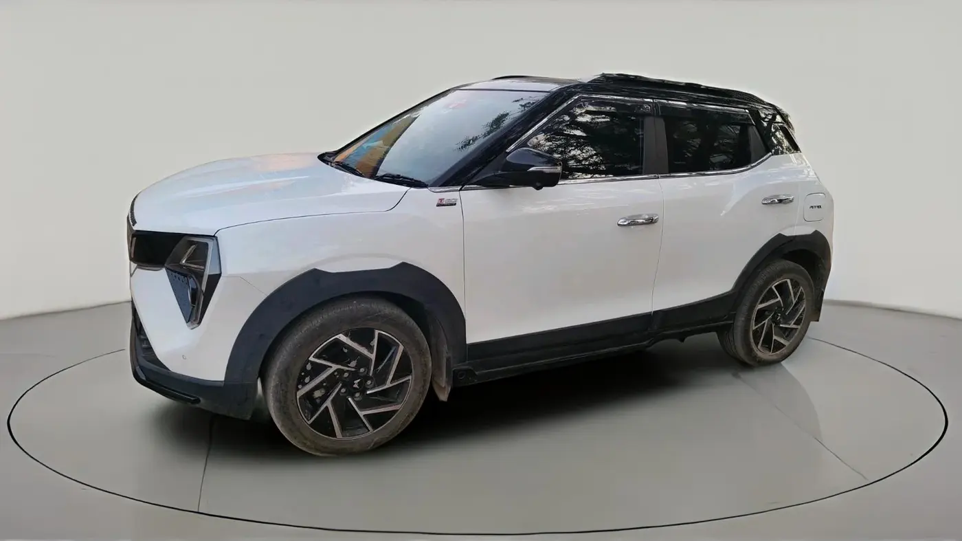 2024 Mahindra XUV 3XO AX7L 1.2 Petrol AT, Petrol, Automatic, 20,232 km, exterior