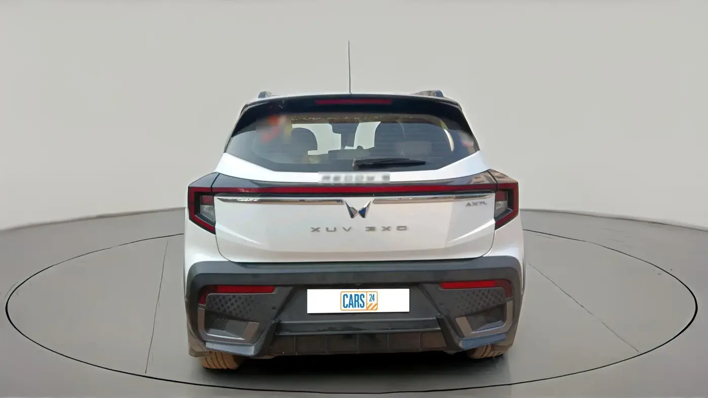 2024 Mahindra XUV 3XO AX7L 1.2 Petrol AT, Petrol, Automatic, 20,232 km, exterior