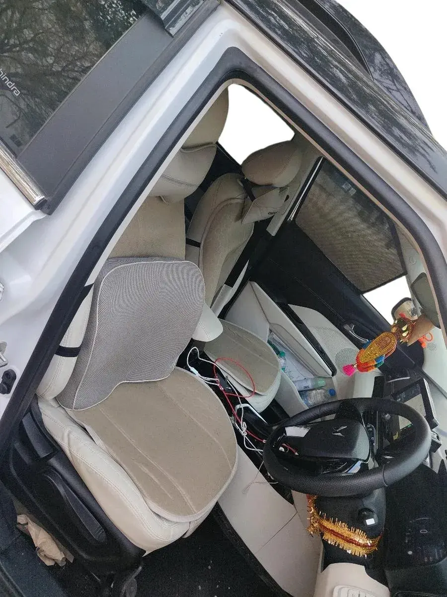 2024 Mahindra XUV 3XO AX7L 1.2 Petrol AT, Petrol, Automatic, 20,232 km, interior